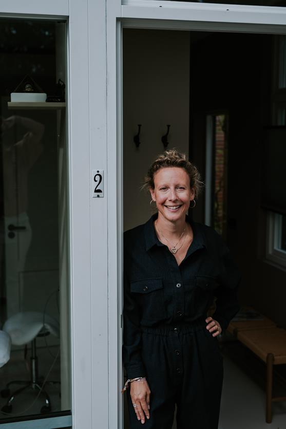 Stéphanie Floor is natuurgeneeskundig therapeut in Baarn, Midden Nederland.